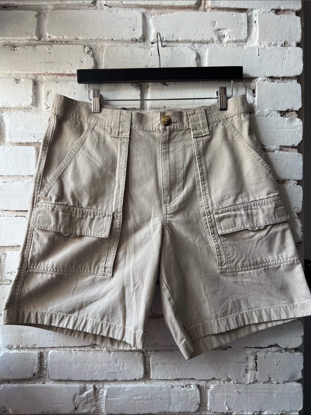 100% cotton L.L. Bean Men's Tan Cargo Shorts everyday utility shirt